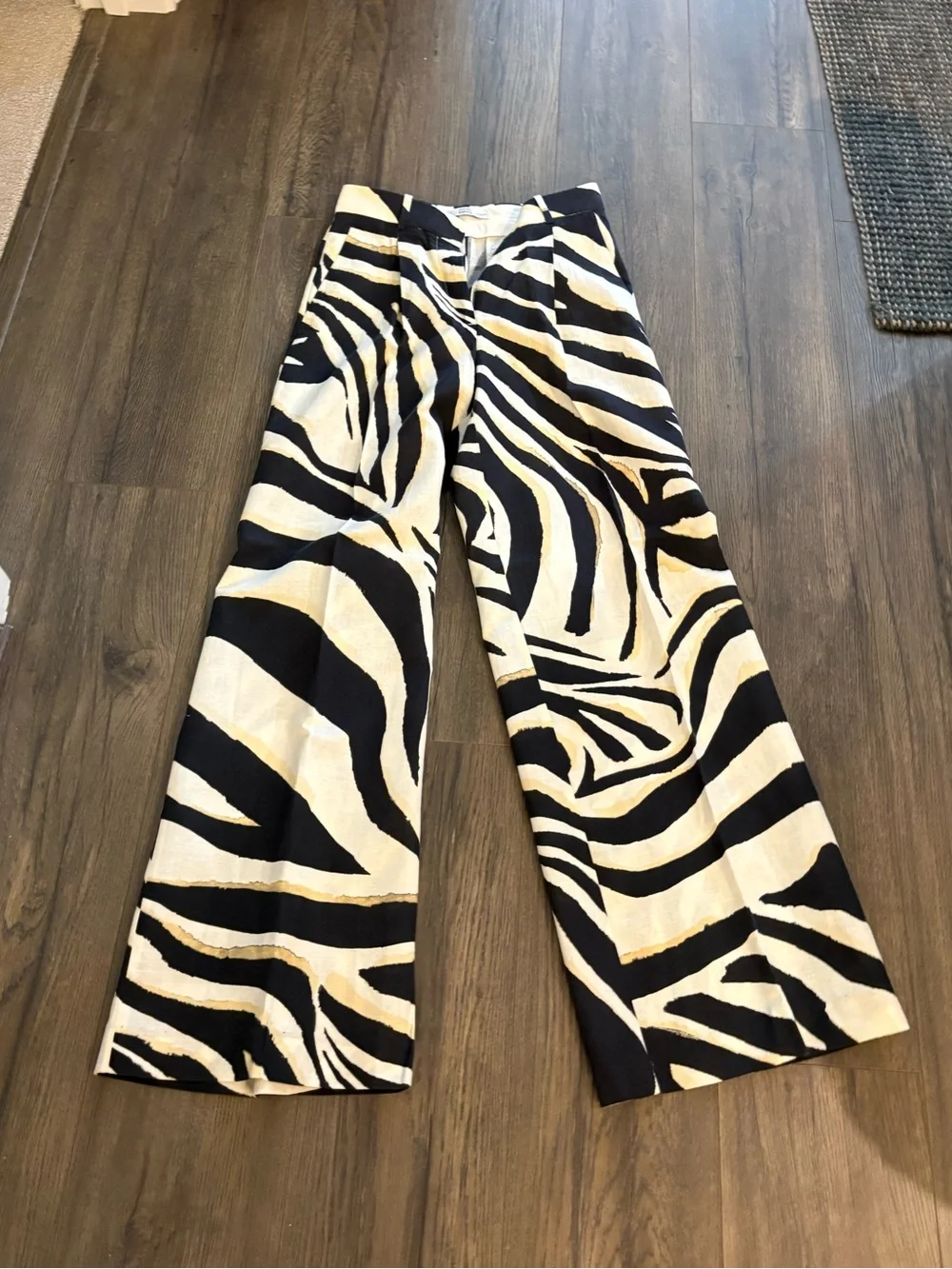 🔸NWT🔸Mango Linen Wide Leg Zebra Print pants
